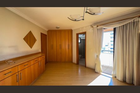 Apartamento à venda com 140m², 3 quartos e 3 vagas Apartamento à venda com 140m², 3 quartos e 3 vagasQuarto Suíte