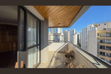 Apartamento à venda com 140m², 3 quartos e 3 vagas Apartamento à venda com 140m², 3 quartos e 3 vagasSacada