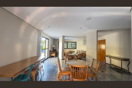 Apartamento à venda com 140m², 3 quartos e 3 vagas Apartamento à venda com 140m², 3 quartos e 3 vagasSalão de Festas