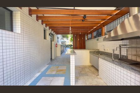Apartamento à venda com 140m², 3 quartos e 3 vagas Apartamento à venda com 140m², 3 quartos e 3 vagasChurrasqueira