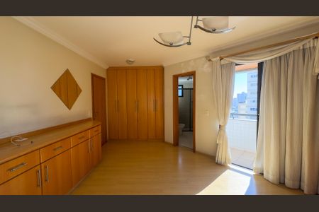 Apartamento à venda com 140m², 3 quartos e 3 vagas Apartamento à venda com 140m², 3 quartos e 3 vagasQuarto Suíte