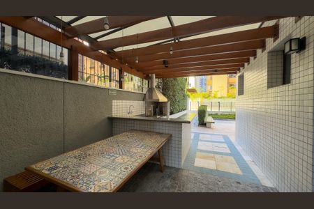 Apartamento à venda com 140m², 3 quartos e 3 vagas Apartamento à venda com 140m², 3 quartos e 3 vagasChurrasqueira
