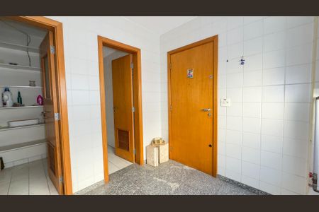 Apartamento à venda com 140m², 3 quartos e 3 vagas Apartamento à venda com 140m², 3 quartos e 3 vagasÁrea de Serviço