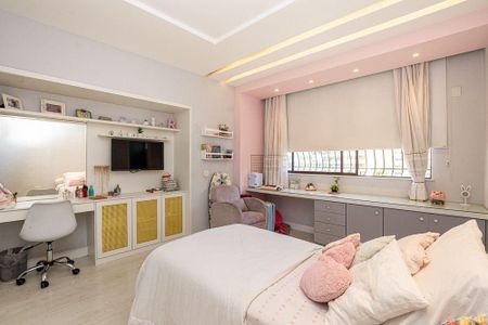 Apartamento à venda com 180m², 4 quartos e 2 vagas