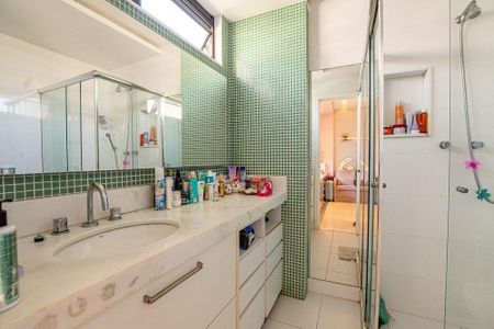 Apartamento à venda com 180m², 4 quartos e 2 vagas