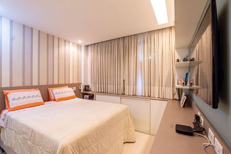 Apartamento à venda com 180m², 4 quartos e 2 vagas