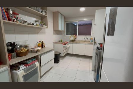 Casa de condomínio à venda com 360m², 4 quartos e 4 vagasCozinha