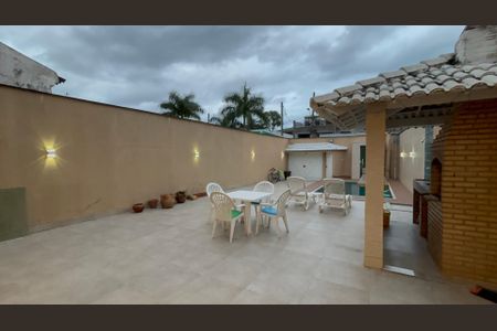 Casa de condomínio à venda com 360m², 4 quartos e 4 vagasÁrea externa