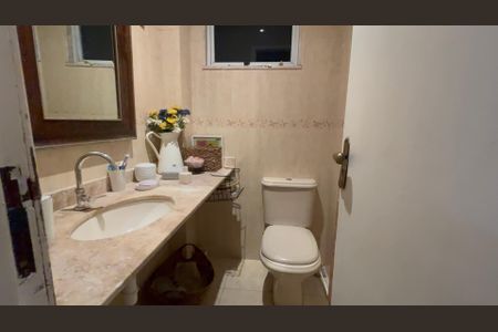 Casa de condomínio à venda com 360m², 4 quartos e 4 vagasLavabo