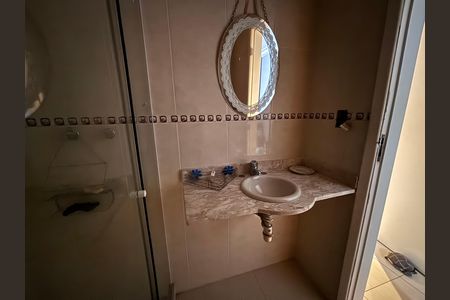 Casa de condomínio à venda com 360m², 4 quartos e 4 vagasBanheiro do Quarto 2