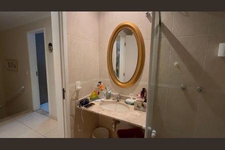 Casa de condomínio à venda com 360m², 4 quartos e 4 vagasBanheiro