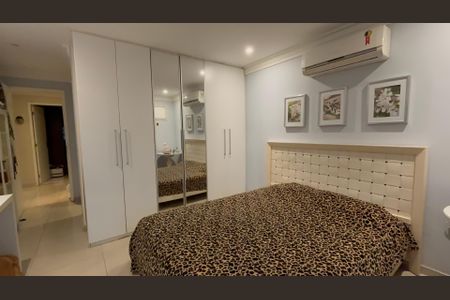 Casa de condomínio à venda com 360m², 4 quartos e 4 vagasQuarto 1