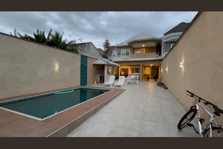Casa de condomínio à venda com 360m², 4 quartos e 4 vagasÁrea externa