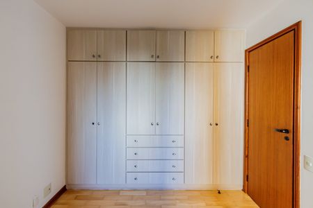 Apartamento à venda com 92m², 3 quartos e 2 vagas Apartamento à venda com 92m², 3 quartos e 2 vagasQuarto 01