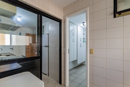 Apartamento à venda com 92m², 3 quartos e 2 vagas Apartamento à venda com 92m², 3 quartos e 2 vagasLavanderia