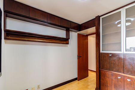 Apartamento à venda com 92m², 3 quartos e 2 vagas Apartamento à venda com 92m², 3 quartos e 2 vagasQuarto 02