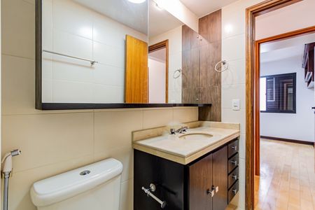 Apartamento à venda com 92m², 3 quartos e 2 vagas Apartamento à venda com 92m², 3 quartos e 2 vagasBanheiro social