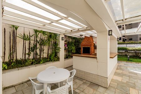 Apartamento à venda com 92m², 3 quartos e 2 vagas Apartamento à venda com 92m², 3 quartos e 2 vagasÁrea comum - Piscina