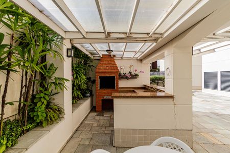 Apartamento à venda com 92m², 3 quartos e 2 vagas Apartamento à venda com 92m², 3 quartos e 2 vagasÁrea comum - Piscina
