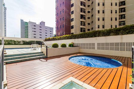 Apartamento à venda com 92m², 3 quartos e 2 vagas Apartamento à venda com 92m², 3 quartos e 2 vagasÁrea comum - Piscina