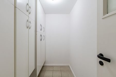 Apartamento à venda com 92m², 3 quartos e 2 vagas Apartamento à venda com 92m², 3 quartos e 2 vagasQuarto de serviço