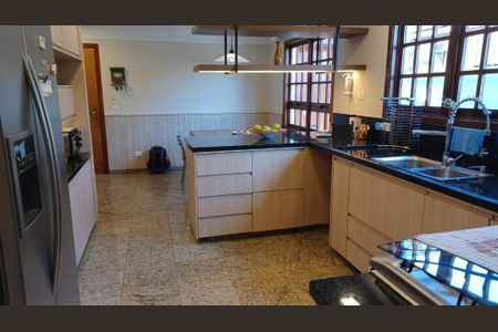 Casa para alugar com 4 quartos, 320m² em Residencial Dez (Alphaville), Santana de Parnaíba