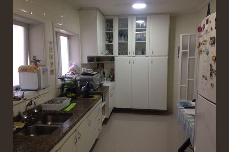 Casa de condomínio à venda com 450m², 4 quartos e 5 vagas