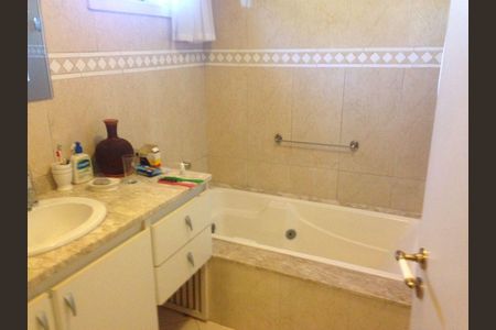 Casa de condomínio à venda com 450m², 4 quartos e 5 vagas