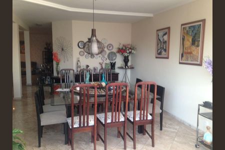 Casa de condomínio à venda com 450m², 4 quartos e 5 vagas