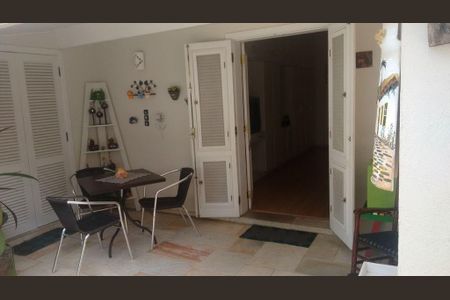 Casa de condomínio à venda com 450m², 4 quartos e 5 vagas