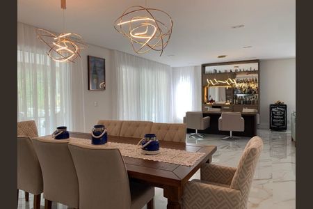 Casa de condomínio à venda com 700m², 4 quartos e 4 vagas