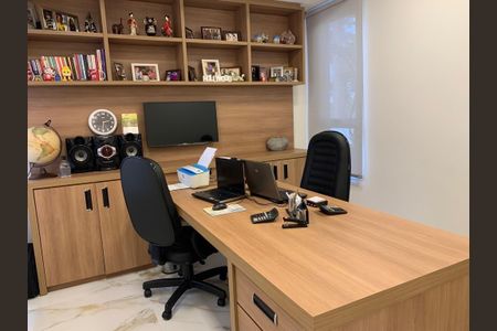Casa de condomínio à venda com 700m², 4 quartos e 4 vagas