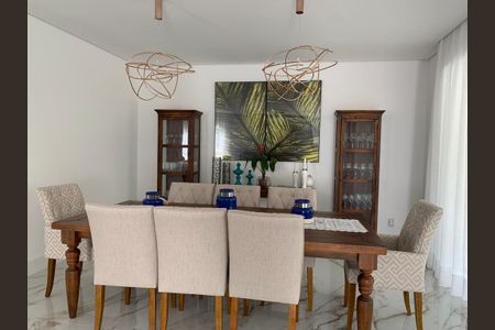 Casa de condomínio à venda com 700m², 4 quartos e 4 vagas