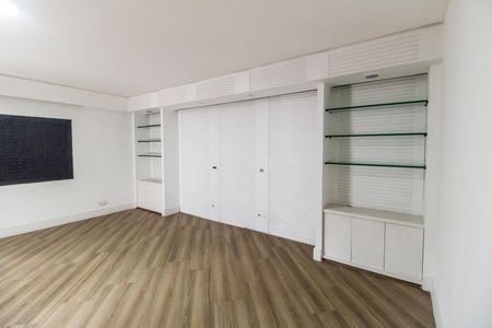 Casa de condomínio à venda com 780m², 2 quartos e 9 vagas Casa de condomínio à venda com 780m², 2 quartos e 9 vagasSuíte master