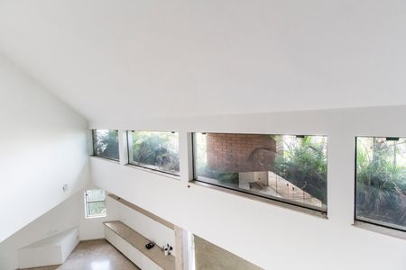 Casa de condomínio à venda com 780m², 2 quartos e 9 vagas Casa de condomínio à venda com 780m², 2 quartos e 9 vagasVista