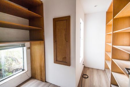 Casa de condomínio à venda com 780m², 2 quartos e 9 vagas Casa de condomínio à venda com 780m², 2 quartos e 9 vagasCloset