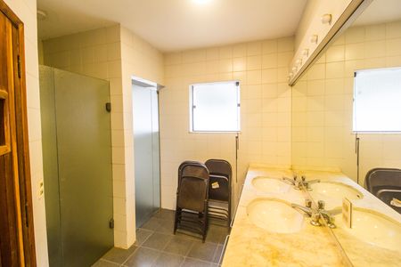 Casa de condomínio à venda com 780m², 2 quartos e 9 vagas Casa de condomínio à venda com 780m², 2 quartos e 9 vagasBanheiro