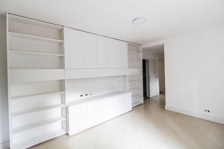 Casa de condomínio à venda com 780m², 2 quartos e 9 vagas Casa de condomínio à venda com 780m², 2 quartos e 9 vagasSuíte 4