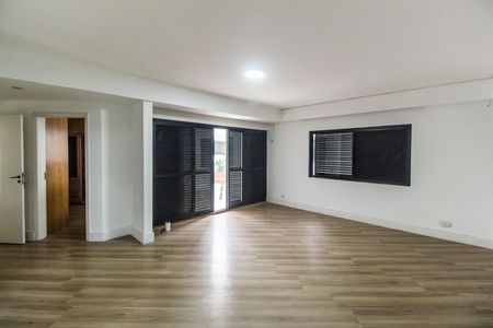 Casa de condomínio à venda com 780m², 2 quartos e 9 vagas Casa de condomínio à venda com 780m², 2 quartos e 9 vagasSuíte master