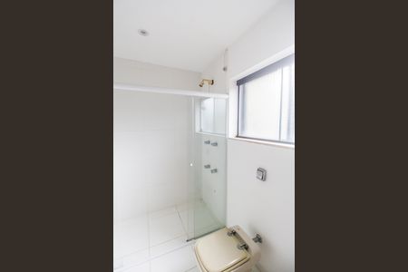 Casa de condomínio à venda com 780m², 2 quartos e 9 vagas Casa de condomínio à venda com 780m², 2 quartos e 9 vagasBanheiro da Suíte