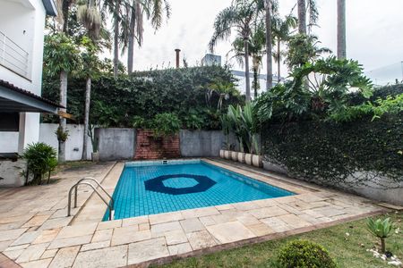 Casa de condomínio à venda com 780m², 2 quartos e 9 vagas Casa de condomínio à venda com 780m², 2 quartos e 9 vagasPiscina