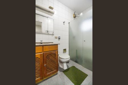 Casa de condomínio à venda com 780m², 2 quartos e 9 vagas Casa de condomínio à venda com 780m², 2 quartos e 9 vagasBanheiro de serviço