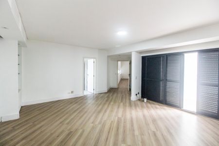 Casa de condomínio à venda com 780m², 2 quartos e 9 vagas Casa de condomínio à venda com 780m², 2 quartos e 9 vagasSuíte master