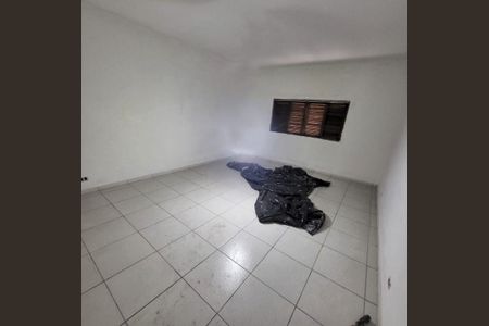 Casa para alugar com 3 quartos, 326m² em Jardim Pedreira, São Paulo
