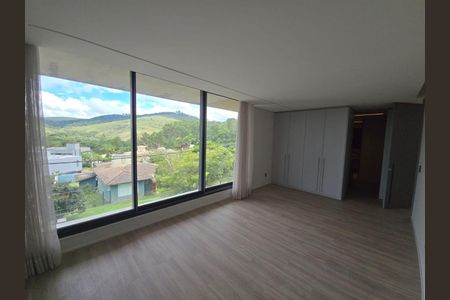 Casa à venda com 560m², 4 quartos e 4 vagas