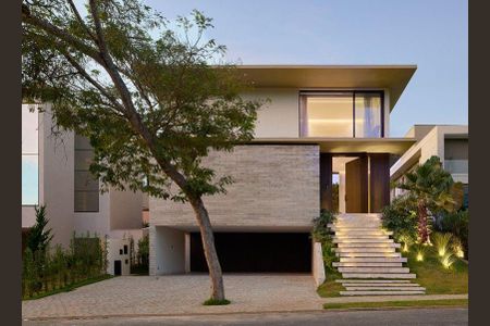 Casa à venda com 560m², 4 quartos e 4 vagas