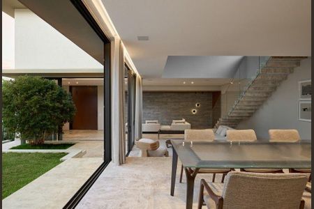 Casa à venda com 560m², 4 quartos e 4 vagas