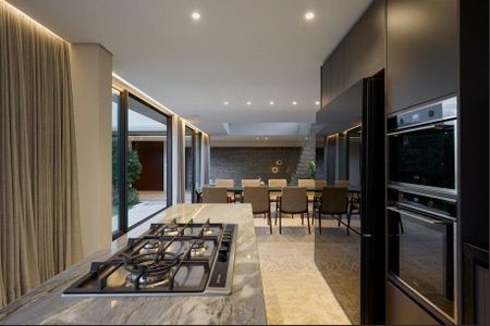 Casa à venda com 560m², 4 quartos e 4 vagas