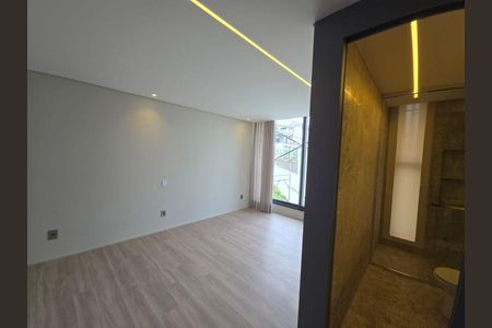 Casa à venda com 560m², 4 quartos e 4 vagas