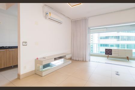 Sala de apartamento para alugar com 1 quarto, 55m² em Vila Regente Feijó, São Paulo